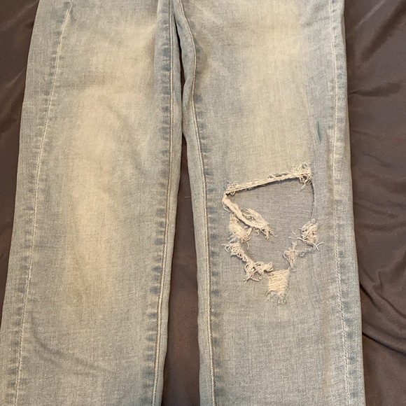 American Eagle Ripped Jeggings - Picture 4 of 8